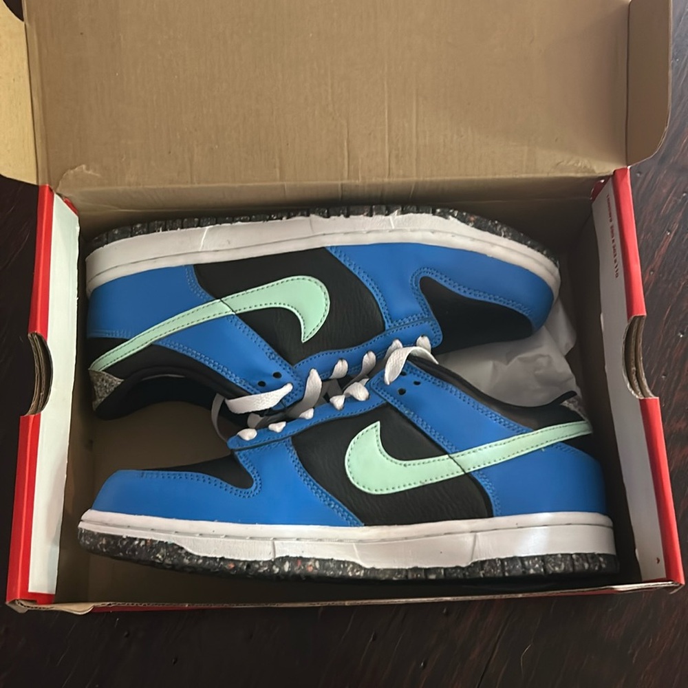 Nike Dunk Low SE GS E in Black/Mint Foam-LT Photo Blue